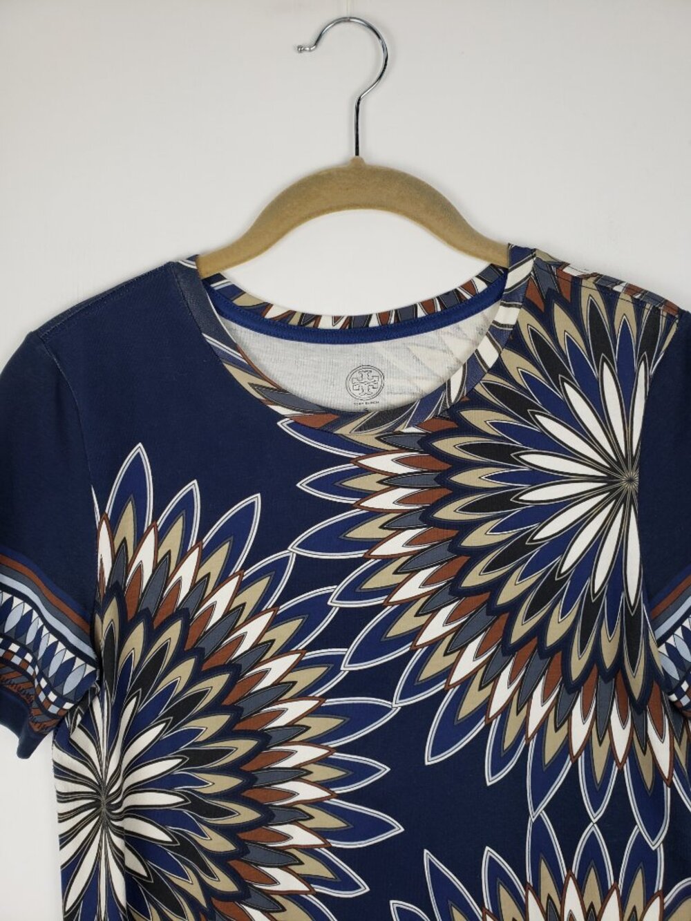 Tory Burch Libby Deco-Fan Graphic Tee Royal Navy Eden Cotton Womens Small - Picture 3 of 6